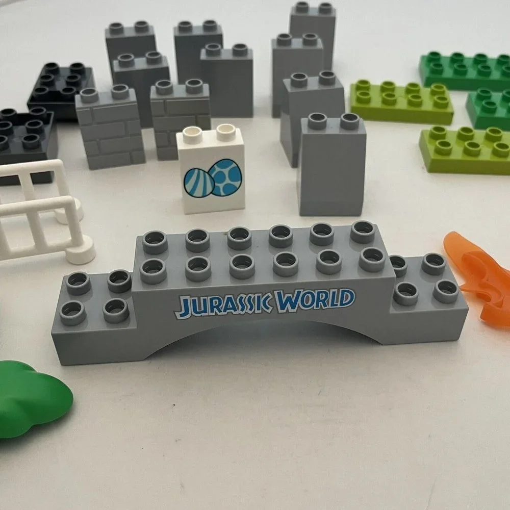Lego Duplo 10939 Jurassic World T. Rex Triceratops Breakout Incomplete And T Rex